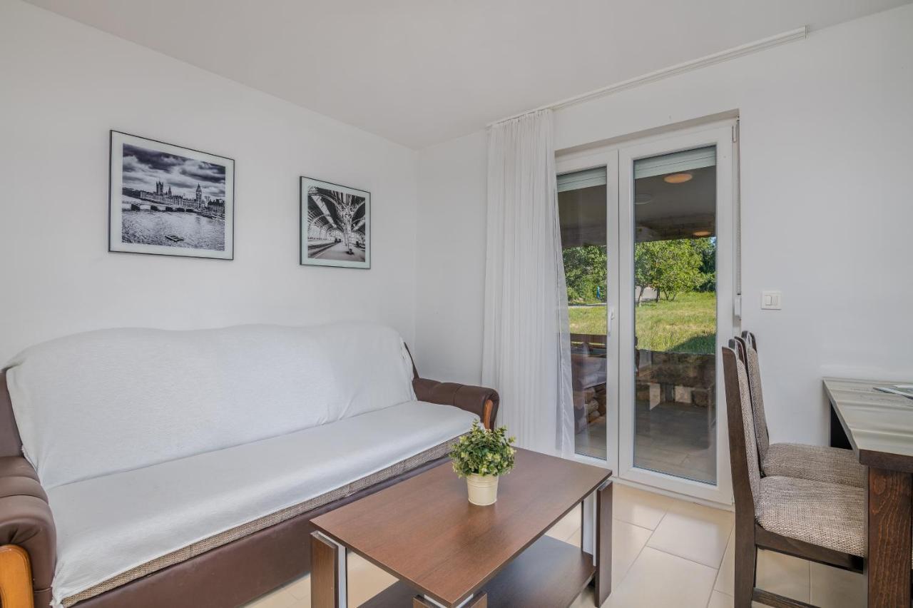 Apartment Tulipan Klimno Eksteriør billede